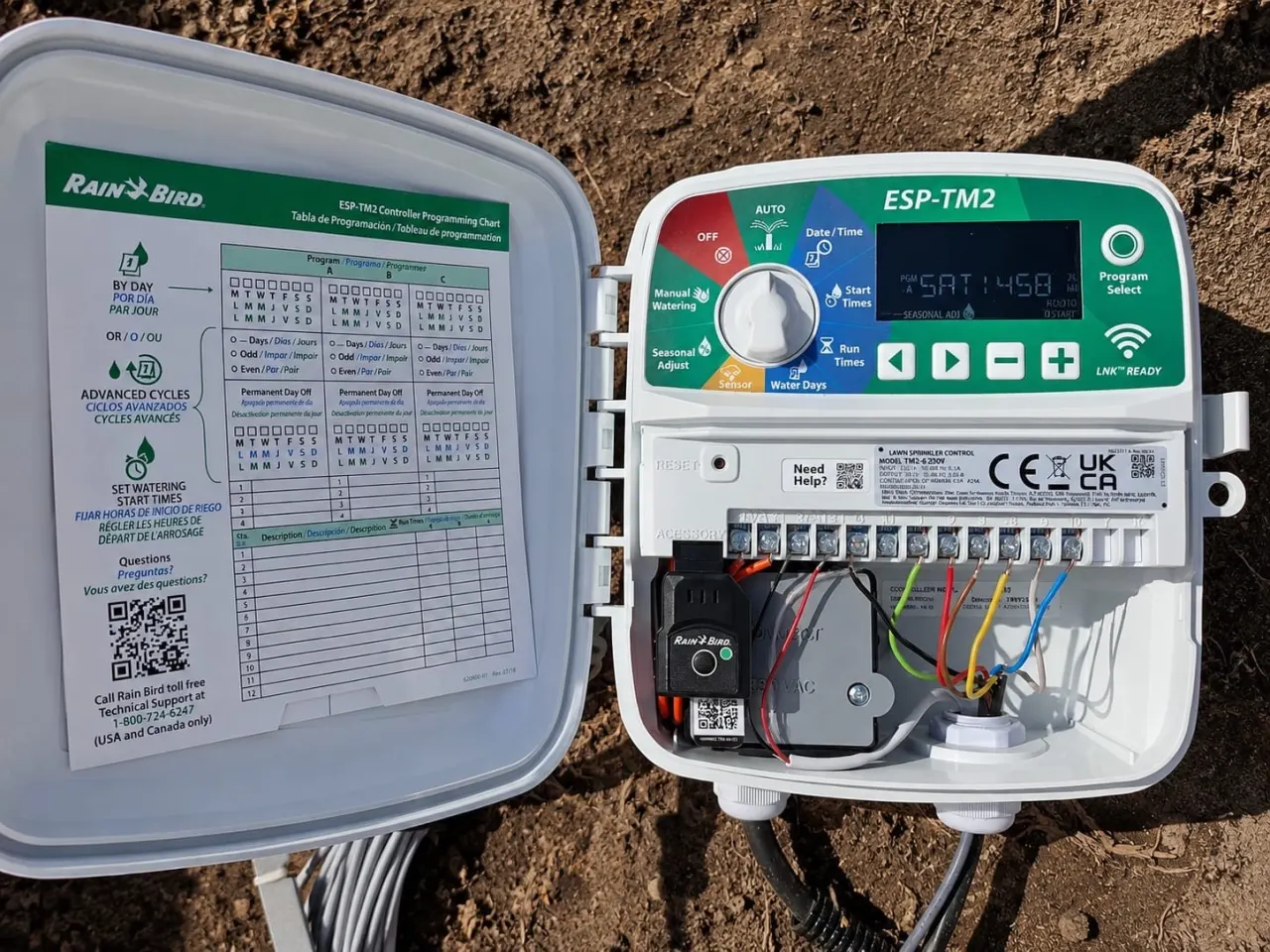 Sterownik nawadniania Rain Bird ESP-TM2 z podłączonymi sekcjami zraszaczy — LBM Solutions